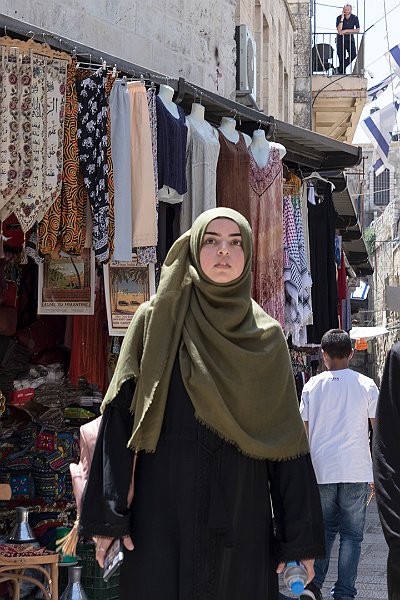 21 - GERUSALEMME - MERCATO STORICO - DONNE CHE LIBERANO  LA LORO BELLEZZA OPPRESSA.jpg